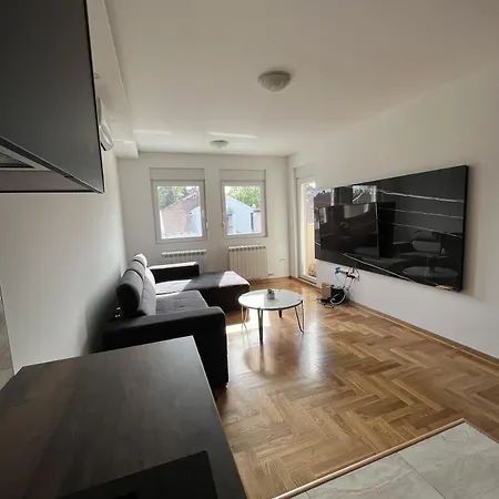 25v Apartment